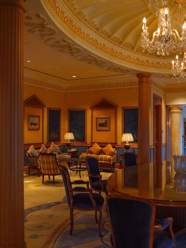 🌟 Brunei's Luxe Empire: Cinema & High Tea 🌟