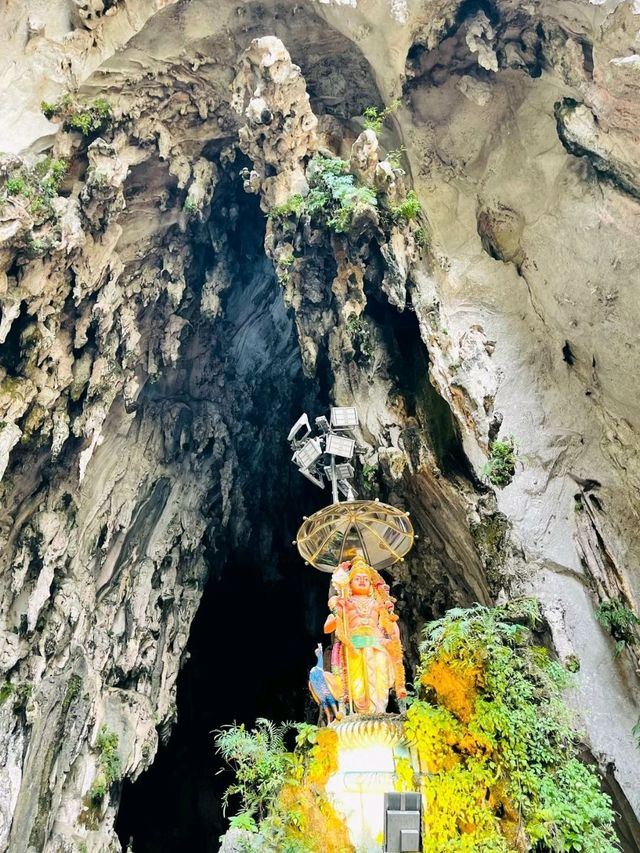 Batu Cave in Malaysia is worth visiting😍🇲🇾