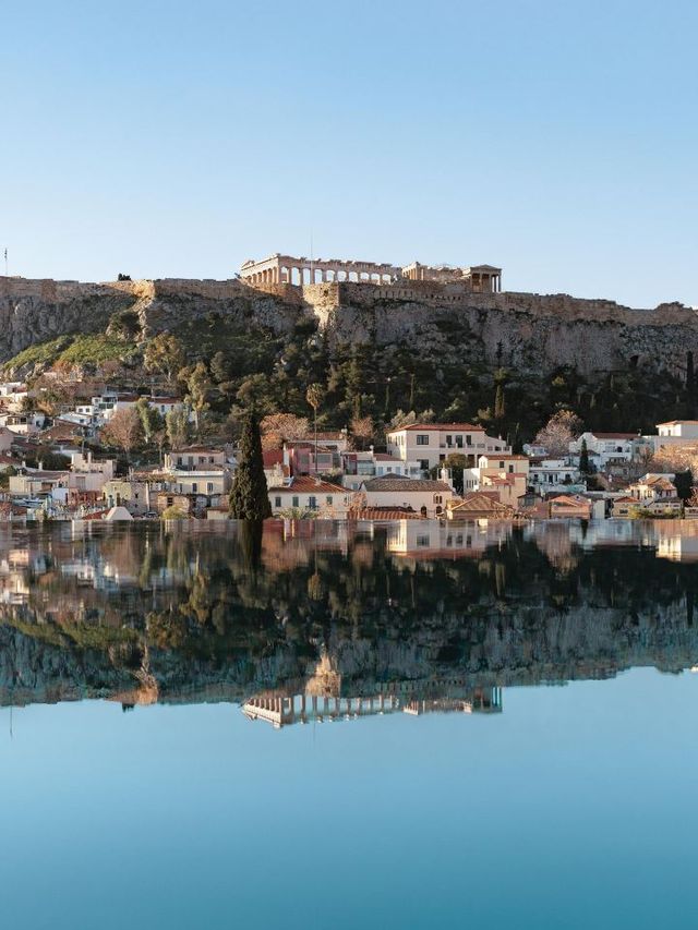 Athens Awaits: Stay Splendid at The Dolli 🏛️✨
