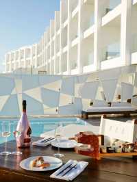 🌟🏨 Luxe Sleeps in Porto Cheli: Beachfront Bliss & Spa 🌊