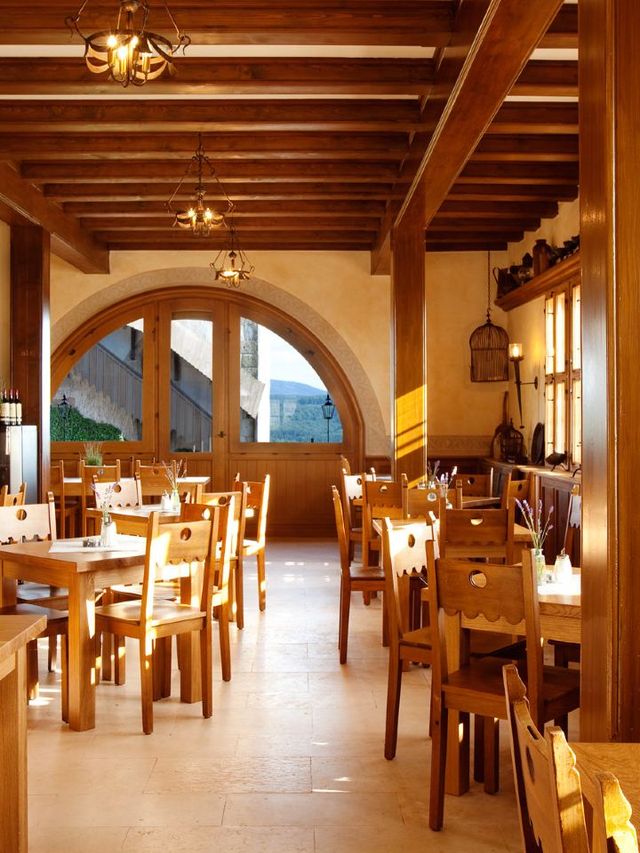 🏰✨ Eisenach Escapes: Luxury at Romantik Hotel! 🌟
