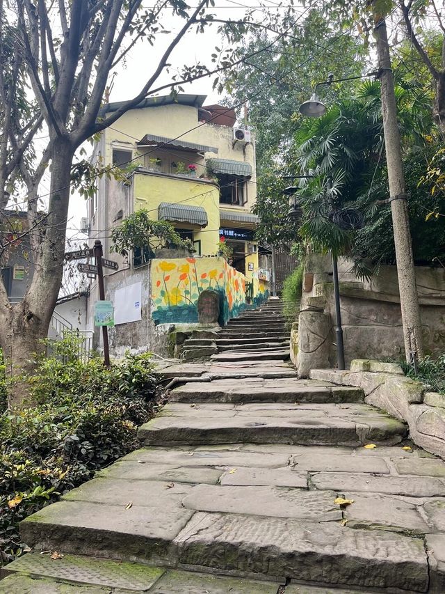 來重慶吧,感受山城煙火氣。