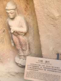 甘肅臨夏 炳靈寺石窟｜又一尊大佛像。