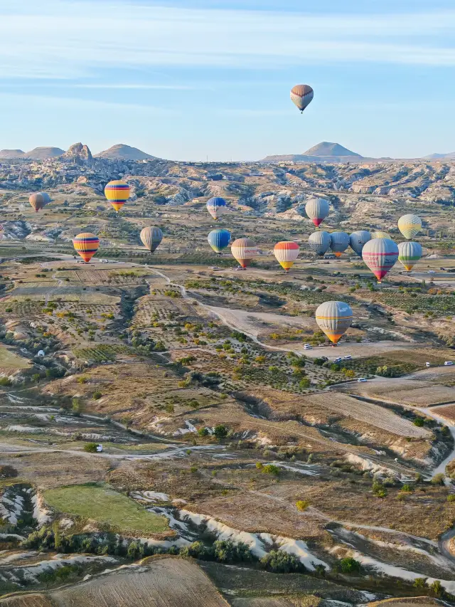 Romantic Turkey - Take a hot air balloon to see the sunrise over the valley. 