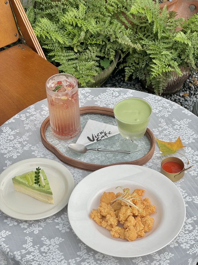 來杭州！一定要住山景民宿喝個下午茶……。