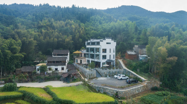 藏在篁嶺山野中的輕奢田園之旅。
