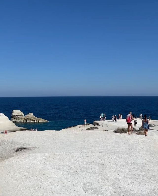 邂逅米洛斯：愛琴海上的夢幻之島