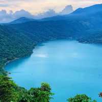 碧波蕩漾，火山懷抱中的秘境—科阿特佩克湖 