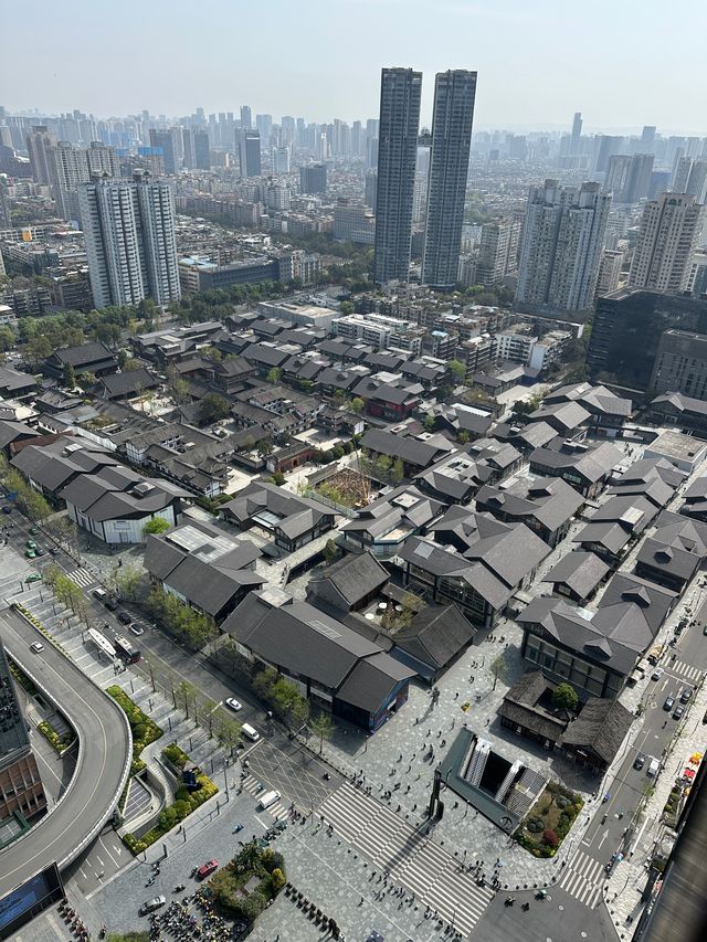 這間位於成都的高空酒店｜可俯瞰太古里的浪漫景色