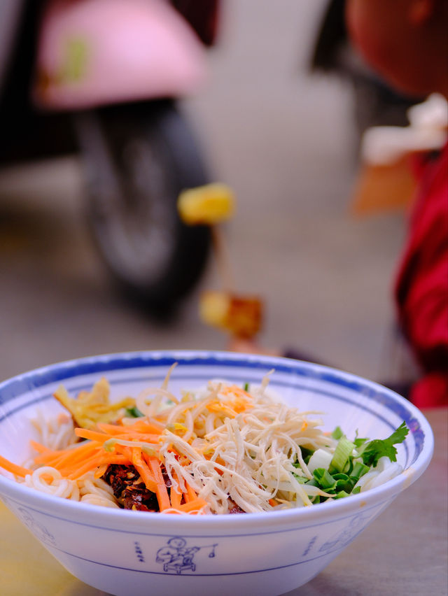 為了頓飯，跑了一座城，建議吃完在離開昆明