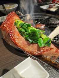 新宿必衝！這家烤肉店讓我秒變瘋狂安利怪！焼肉29テラス真的太絕了，神戶牛直接封神🥩！