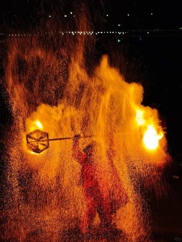 【文化傳承】確山打鐵花引爆夜間文旅消費