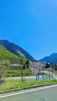 《新疆天山托木爾景區大峽谷，你唔嚟睇下？》