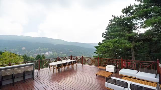 喺廬山香山苑7號，邂逅橘子海般嘅日落 嚟廬山度假，入住香山苑7號度假山莊，直接開啟沉浸式美景體驗，