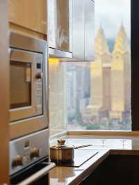 A perfect apartment for National Day for a hot girl! 