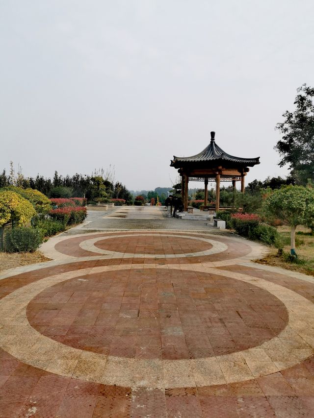 【河南省濮陽市】龍山公園。