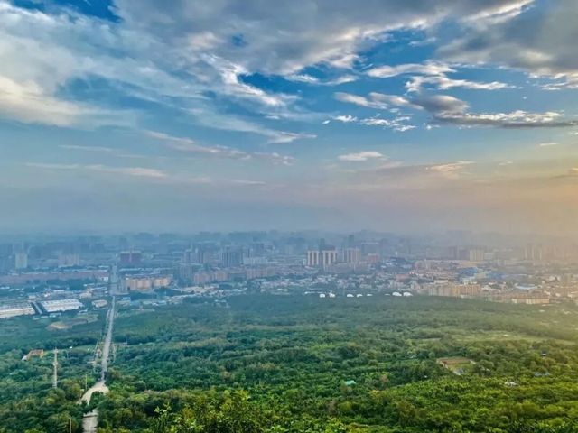 探秘平頂山：一座讓你心跳加速的「天然氧吧」！