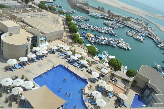 # 阿布扎比洲際酒店度假體驗超乎想像 來到阿布扎比，我選擇入住洲際酒店，地址是King Abdu