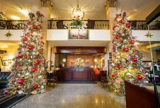 11 เมืองคริสต์มาสสุดอลังการในอเมริกาเหล่านี้สวยงามจนน่าทึ่ง! งดงามอย่างแท้จริง!