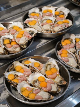 A master at eating oysters! A man's energy booster and a woman's beauty salon.