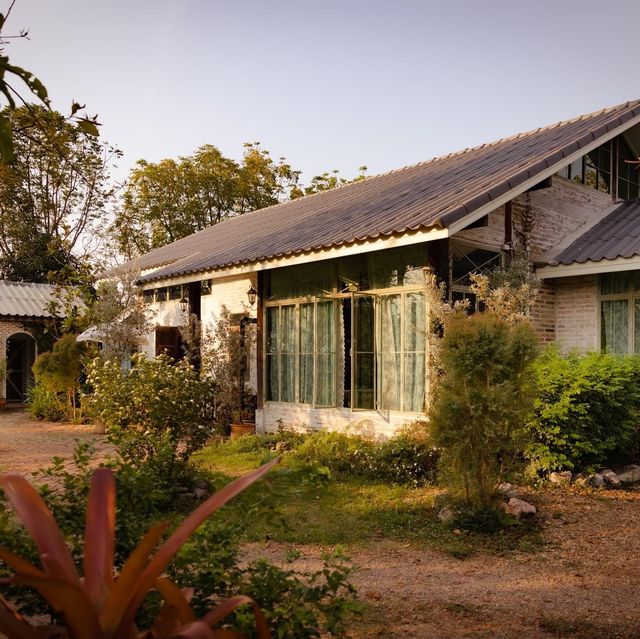 นิยายบ้านสวน  [ ไทรน้อย นนทบุรี ] 