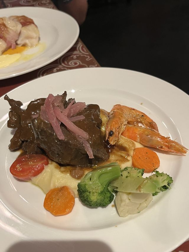 迪士尼大冒險家餐廳嘆半自助午餐
