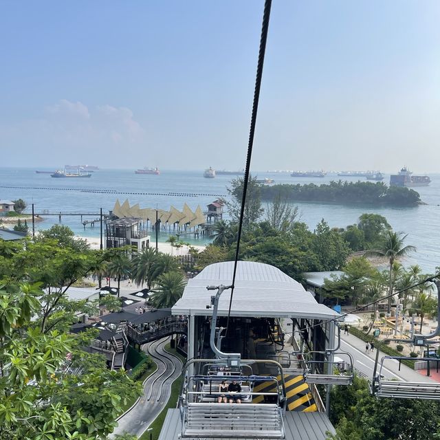 聖淘沙空中吊椅-坐喺吊椅上，悠閑看看新加坡美景