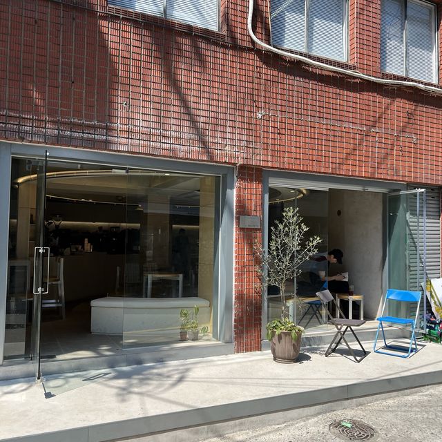 부산 전포에서 맛있는 커피와 브런치가 먹고 싶다면 ‘오얼 왓에버‘ | 트립닷컴 부산 부산 전포에서 맛있는 커피와 브런치가 먹고 싶다면 ‘오얼... 