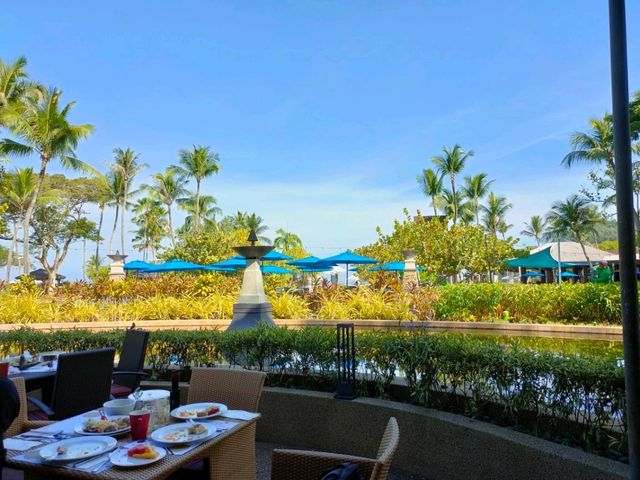 🥪 Savory Breakfast Buffet at Shangri-la 