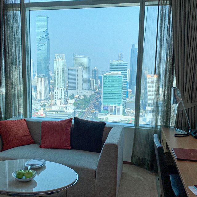โรงแรมสวยใจกลางสาทร - Eastin Grand Hotel