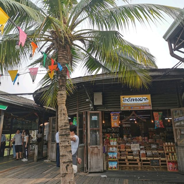 แวะมั้ยตลาดน้ำ สนุก อร่อย ได้ความรู้