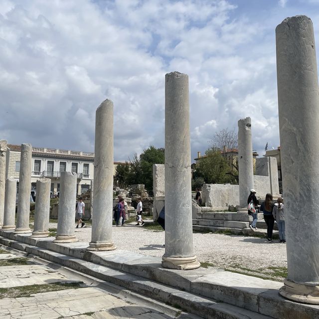 Hadrian’s library หอสมุดโบราณ ของเอเธนส์