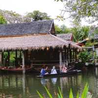 ชมหมู่บ้านชนบทไทย จำลอง