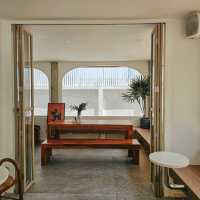 คาเฟ่มินิมอลที่ลำลูกกา  "R HOUSE" 