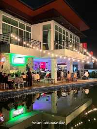 ร้านลับนั่งชิลล์ริมสระว่ายน้ำ - บางแสน 