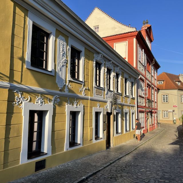 Early morning walk at the Prague Castle 