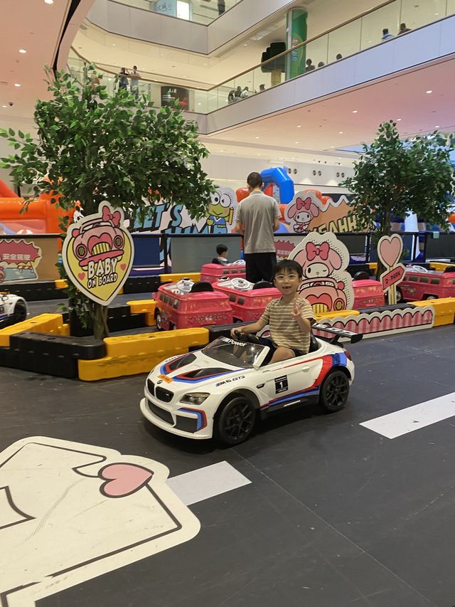 暑假親子放電推介：溜小孩溜了整個下午😆👍 Sanrio主題超可愛