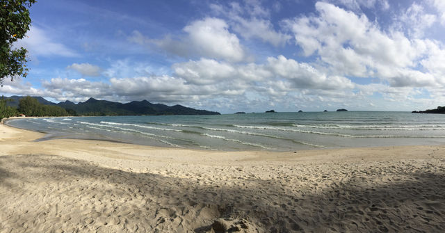 โคโคนัท บีช รีสอร์ท เกาะช้าง