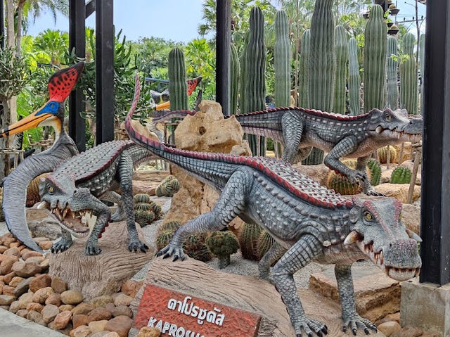 • สวนนงนุชพฤกษศาสตร์ 🦕🦖🌿