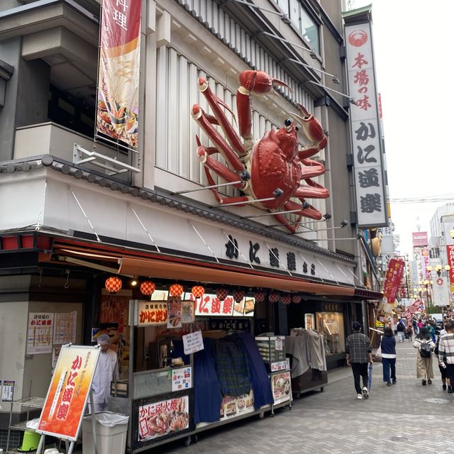 大阪観光！かに道楽道頓堀本店のかに看板は本当に大きくフォトスポットになってた