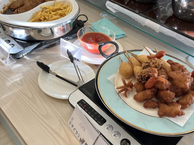 バラエティ豊富な沖縄料理をサンセットとともに。