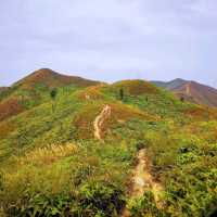 沿著邊境線行山