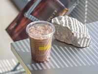 คาเฟ่โฮมเมด ธีมดวงจันทร์และอวกาศ @ภูเก็ต