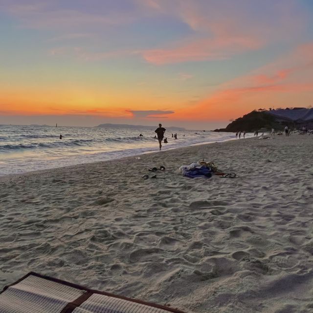 หาดแสม ยามเย็น แสงพระอาทิตย์เรืองรอง สวยมาก