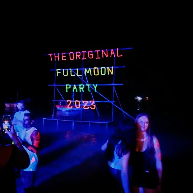 party full moon