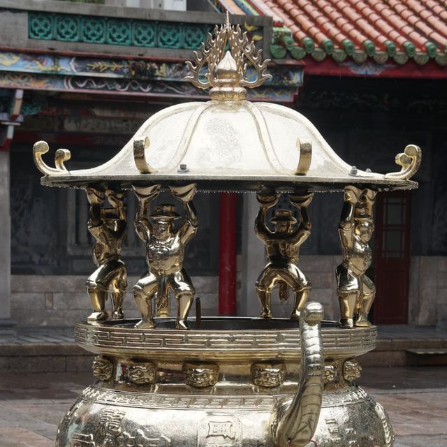 Longshan Temple ⛩️ Longshan Temple ⛩️