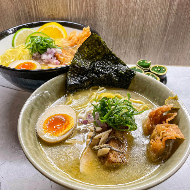 板橋美食｜獨特水果風味湯底，沒排隊吃不到的懸日拉麵