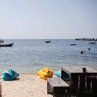 คาเฟ่สโลว์บาร์สุดชิล ริมชายหาดบางแสน