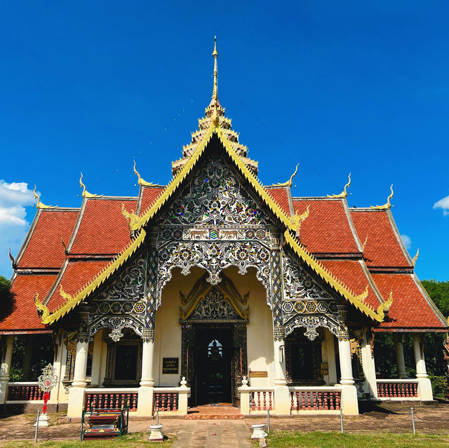 วัดพระพุทธบาทตากผ้า  จ.ลำพูน
