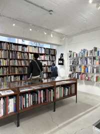 Taipei : Moom bookshop ร้านหนังสือตามไอดอล